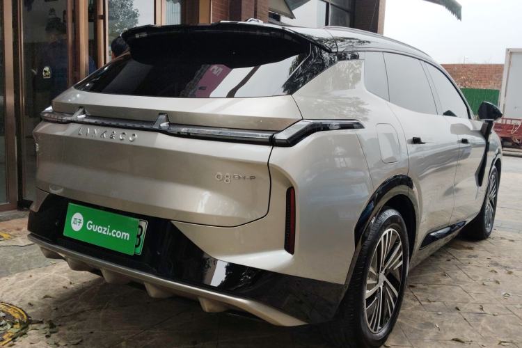 Used Lynk & Co 08 EM-P 2025 220 km All-Wheel-Drive Performance Halo
