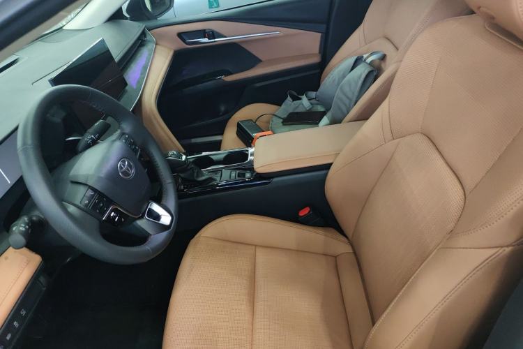 Used Toyota Camry 2026 Model Dual-Engine 2.0HG Prestige Edition
