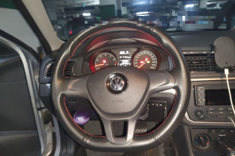 Used Volkswagen Lavida 2015 1.6L Automatic Fashion Edition Steering Wheel