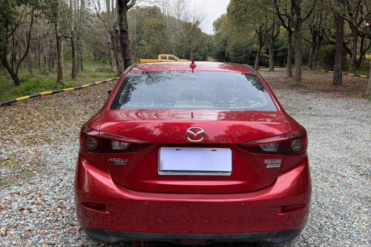 Used Mazda 3 Axela 2014 Sedan 1.5L Automatic Comfort Model