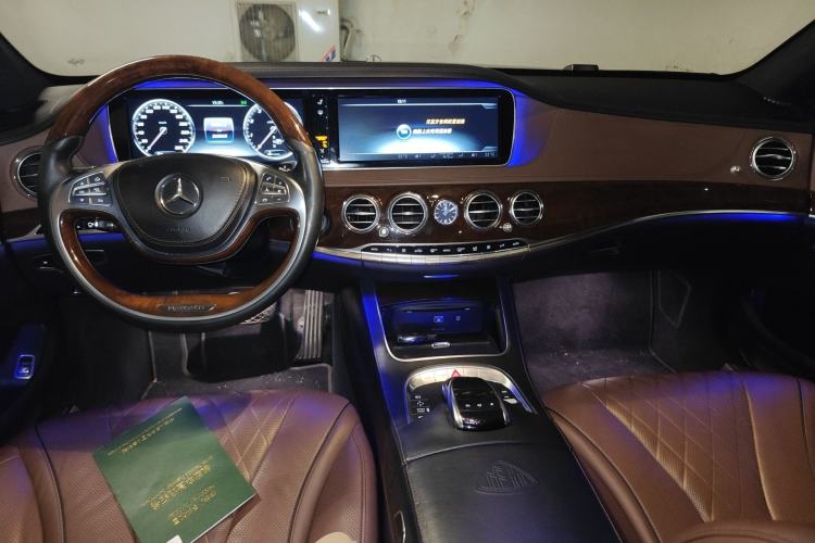 Used Mercedes-Benz Maybach S-Class 2016 S 400 4MATIC Center Console