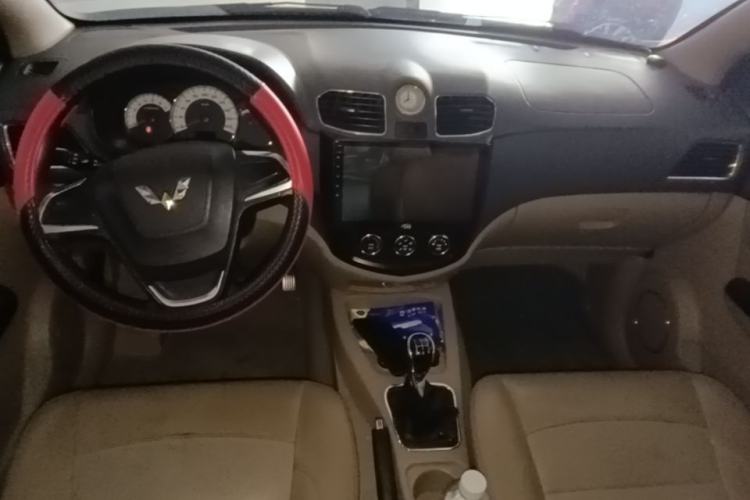 Used Wuling Hongguang 2013 1.2L S Comfort Model China IV Standard
