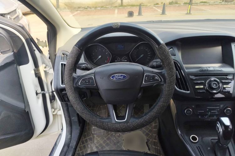 Used Ford Focus 2015 Hatchback 1.6L Automatic Fashion Edition