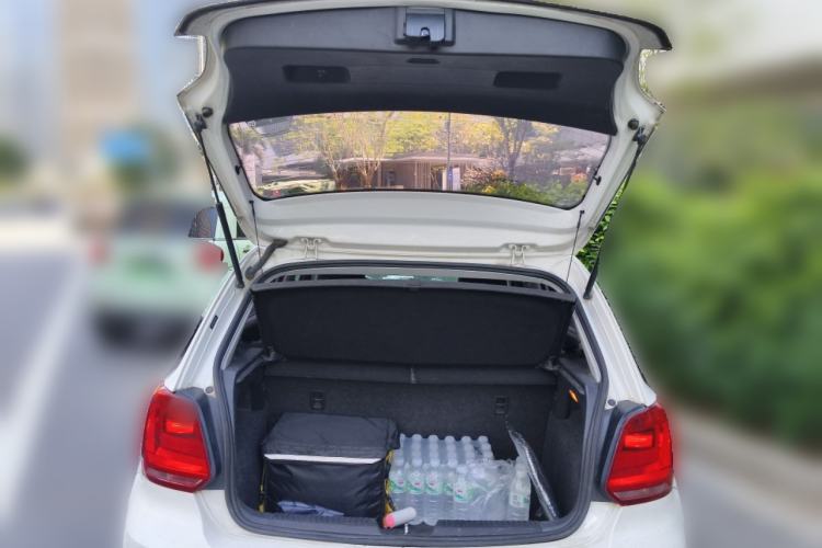 Used Volkswagen Polo 2016 1.4L Manual Fashion Model
