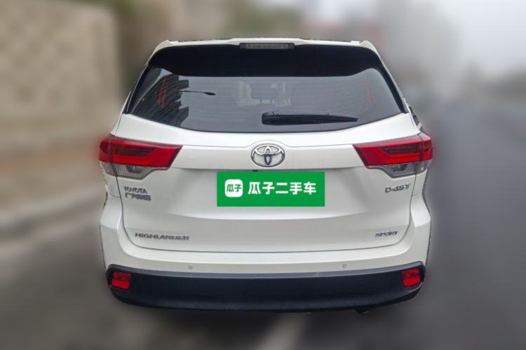 Used Toyota Highlander 2018 2.0T Two-Wheel-Drive Luxury Edition 7 Seats Emission Standard China V
