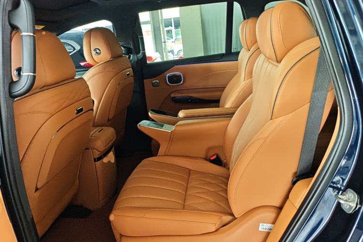 Used Hyptec HL 2025 700 Ultra Six-Seater All-Wheel-Drive LiDAR Version Left Rear Seat