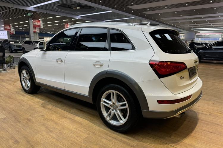 Used Audi Q5 2017 Plus 40 TFSI Comfort Model