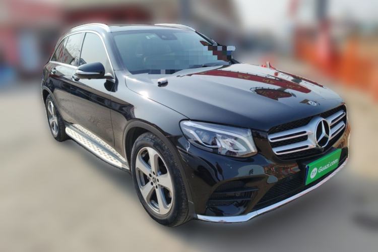 Used Mercedes-Benz GLC 2017 GLC 260 4MATIC Luxury Model Front Right 45 Deg