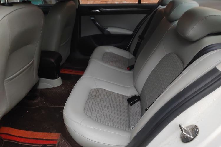 Used Skoda Rapid 2015 1.6L Manual Smart Selection Model
