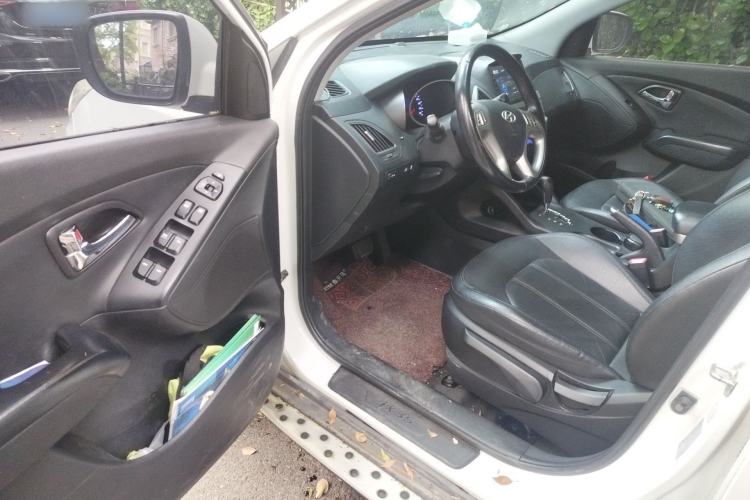 Used Hyundai ix35 2013 2.0L Automatic Two-Wheel Drive Smart GLS China IV Standard