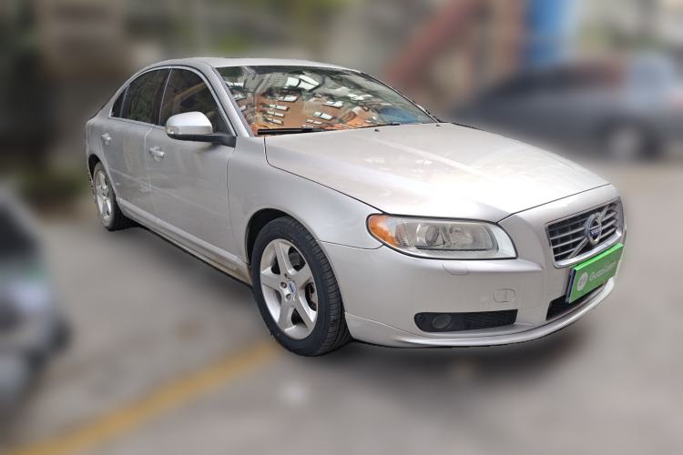 Used Volvo S80L 2010 2.5T Zhiya Edition
