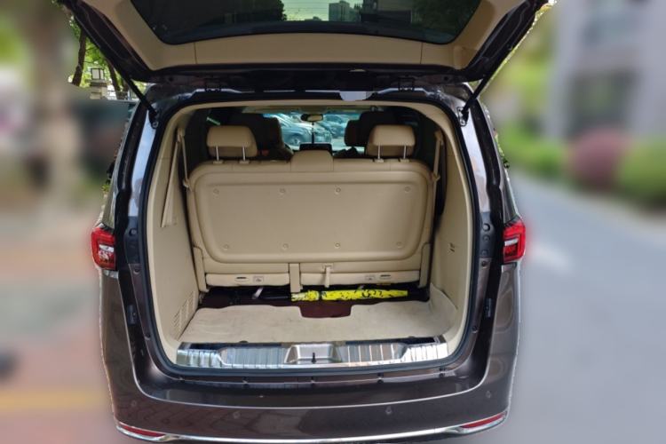 Used Buick GL8 2023 Facelifted Land Cruiser Executive Luxury Version Trunk