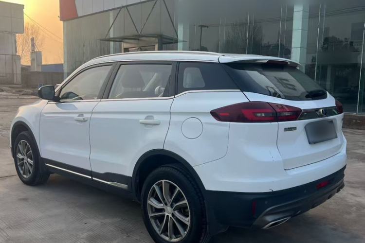 Used Geely Auto Emgrand X7 Sport 2018 2.0L Manual Two-Wheel Drive Zhiya Version
