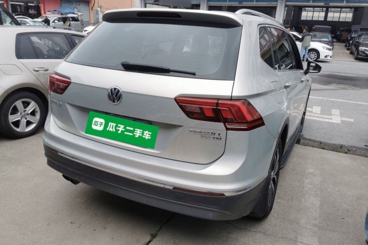 Used Volkswagen Tiguan L 2017 330TSI Automatic Two-Wheel Drive Luxury Edition Rear Right 45 Deg