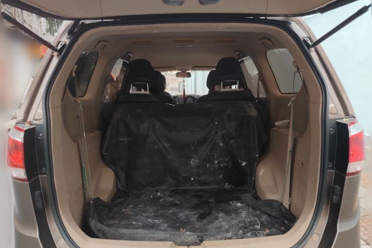 Used Baojun 730 2014 1.5L manual standard trim 7 seats
