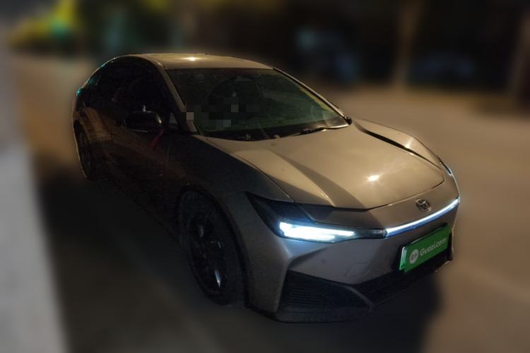 Used Toyota bZ3 2024 517 km Elite PRO Front Right 45 Deg