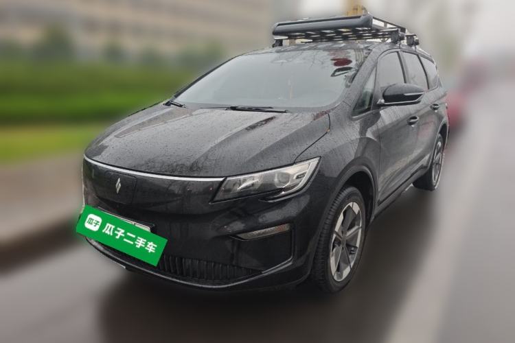 Used Livan 8 2025 Long-Range Travel Edition