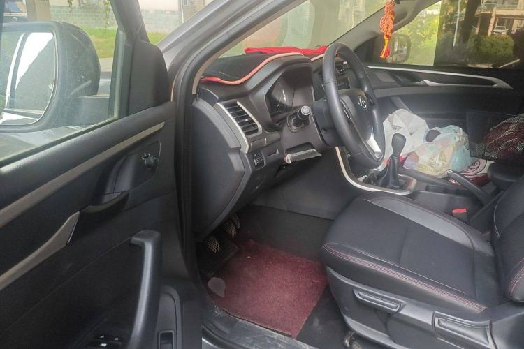 Used SAIC MAXUS T60 2017 2.4L Gasoline Manual Two-Wheel Drive High-Ride Elite Standard Van