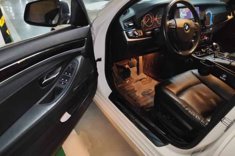 Used BMW 5 Series 2013 525Li Luxury Model
