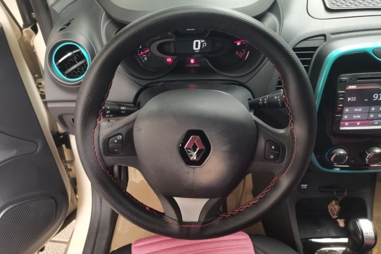 Used Renault Captur 2015 1.2T Automatic Standard Edition Steering Wheel