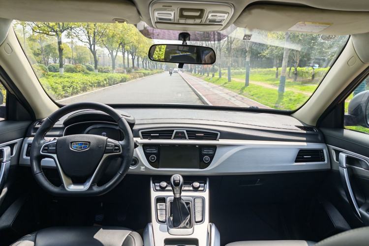 Used Geely Auto Emgrand X7 Sport 2016 2.0L Manual Smart Connect Version Interior 2