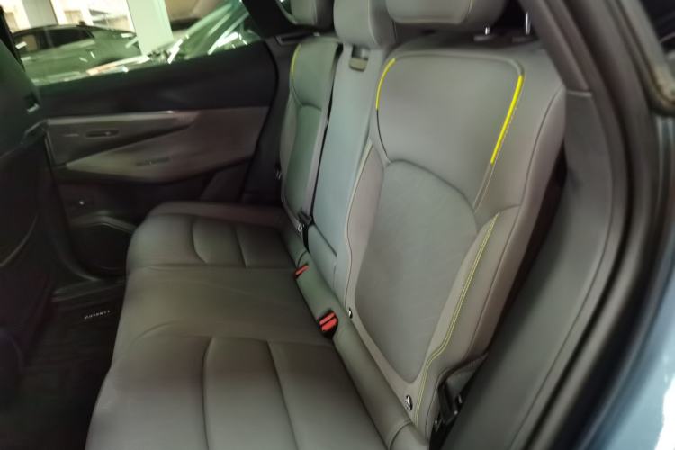 Used Lynk & Co 08 EM-P 2025 220 km All-Wheel-Drive Performance Halo