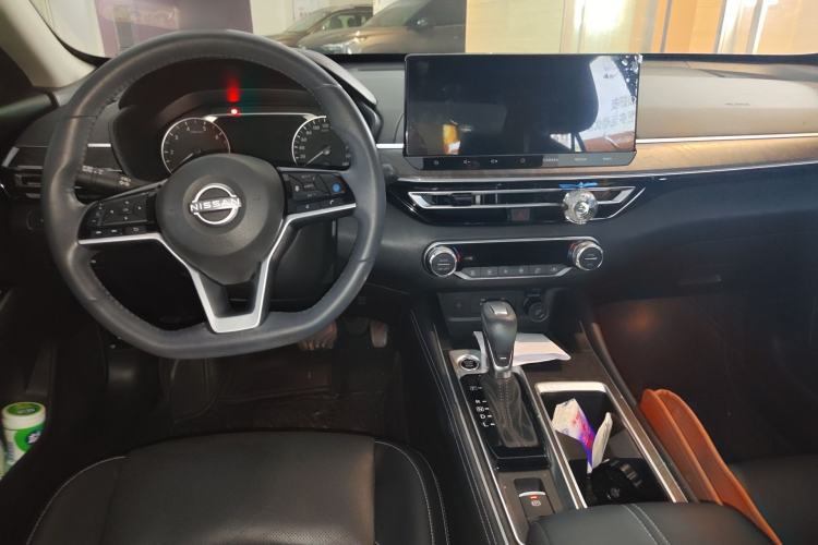 Used Nissan Teana 2022 2.0L XL-Upr Enjoyment Edition Center Console