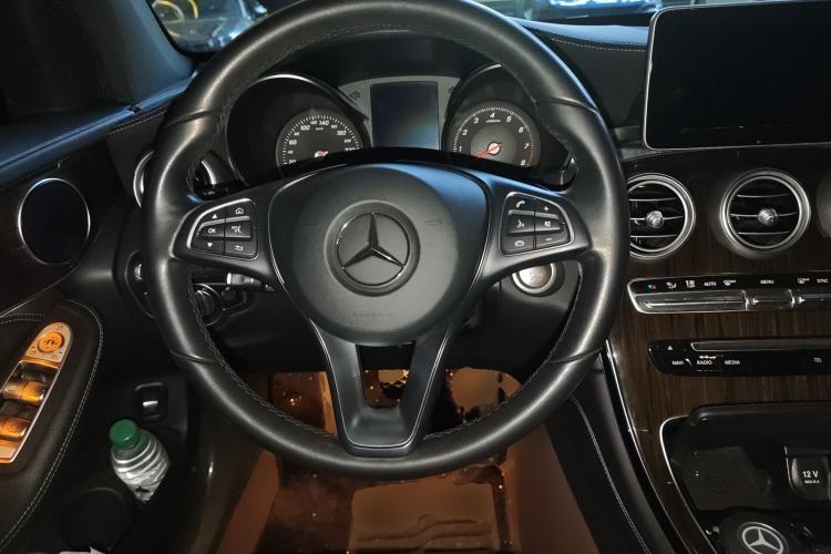 Used Mercedes-Benz GLC 2019 GLC 260 L 4MATIC Dynamic Model Steering Wheel