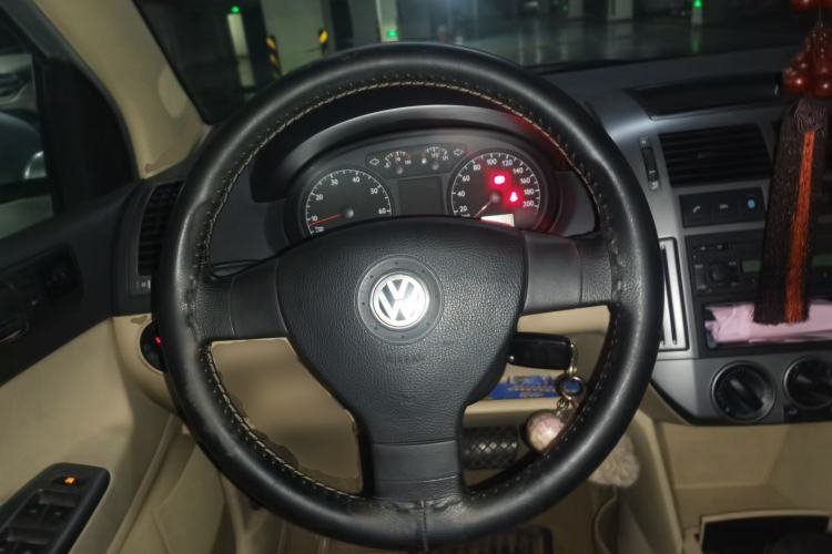 Used Volkswagen Polo 2009 Jingqing 1.6L Automatic Fashion Edition Steering Wheel