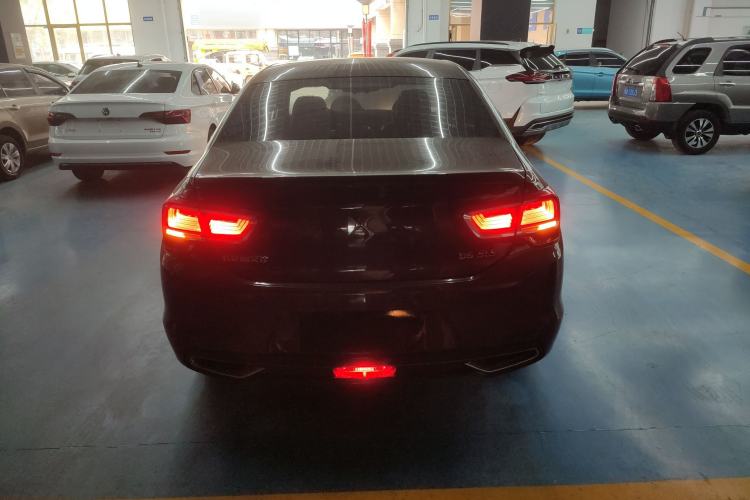 Used DS 5LS 2014 1.8L Elegant Edition VTi140