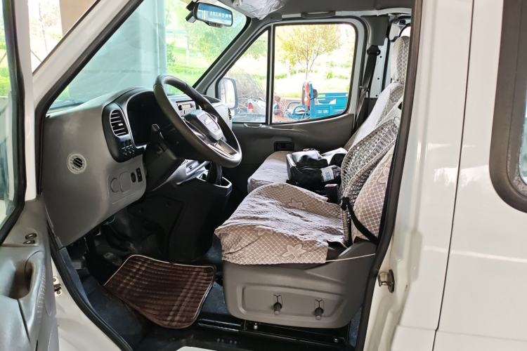 Used JMC Transit 2017 2.8T Commercial Version Short Wheelbase Mid-Roof 6/7/8-Seater JX493 Left Front Seat