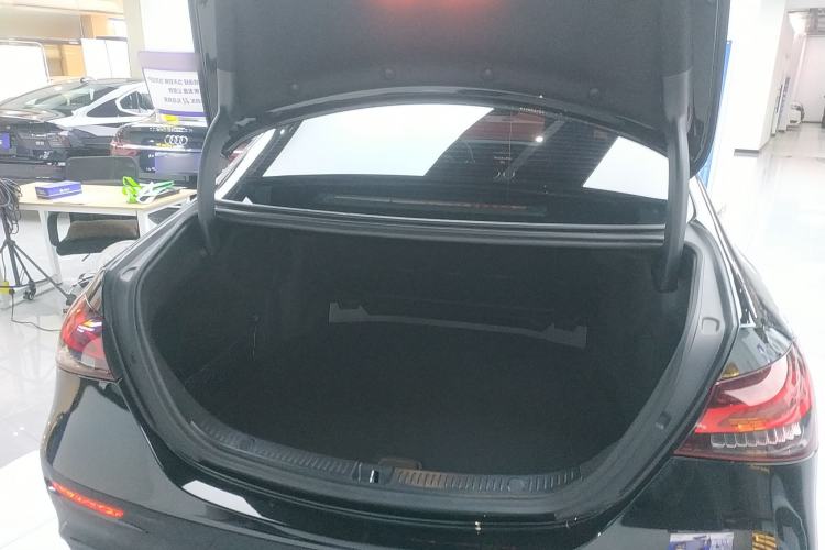 Used Mercedes-Benz E-Class 2021 Restyled E 300 L Sporty and Stylish Edition
