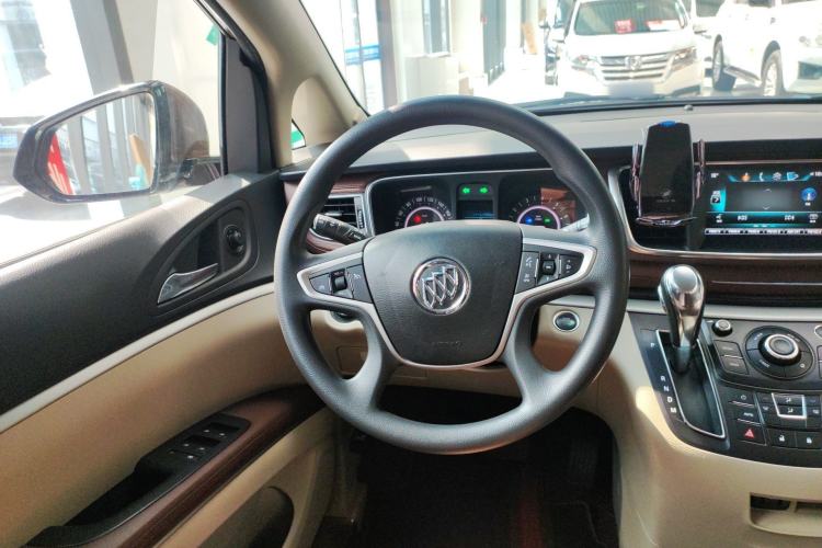 Used Buick GL8 2018 28T Comfort Model China VI Standard Steering Wheel