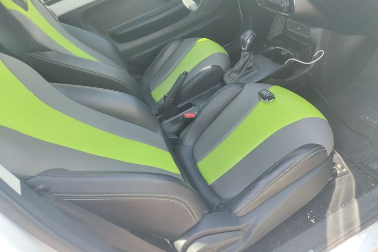 Used Roewe Clever 2021 302 km New Four-Seater Super-Efficient Version