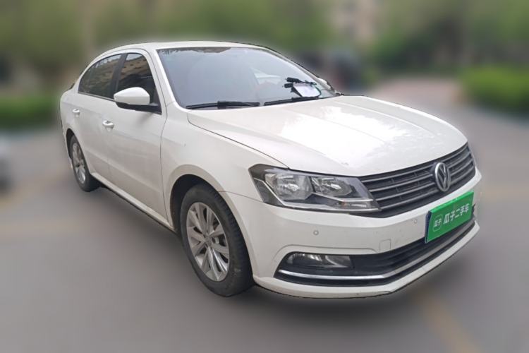 Used Volkswagen Lavida 2015 1.6L Automatic Comfort Edition Front Right 45 Deg