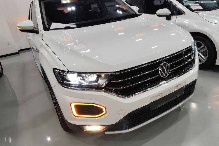 Used Volkswagen T-ROC 2021 280TSI DSG Two-Wheel Drive Comfort Connect Edition Front Right 45 Deg