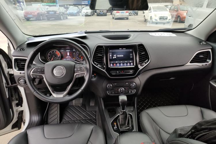 Used Jeep Cherokee 2020 2.0T Two-Wheel Drive Leading Edition