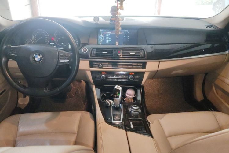 Used BMW 5 Series 2012 523Li Leading Model Center Console