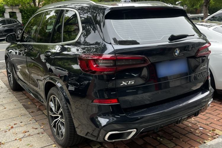 Used BMW X5 2021 xDrive30i M Sport Package Exterior 3