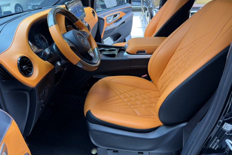 Used Mercedes-Benz Vito 2023 2.0T Elite Version 7 Seats Left Front Seat