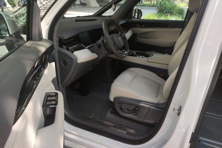 Used Zeekr 009 2024 7-Seater Walk-Through Version Four-Wheel Drive 108 kWh
