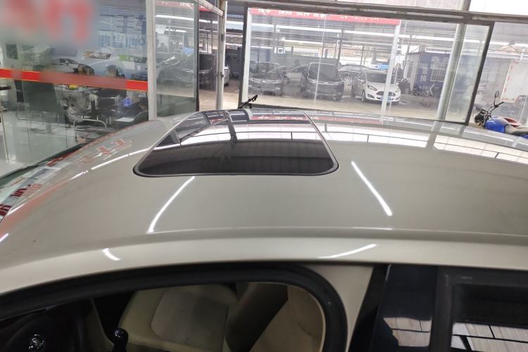 Used Skoda Rapid 2015 1.6L Manual Smart Selection Model Roof