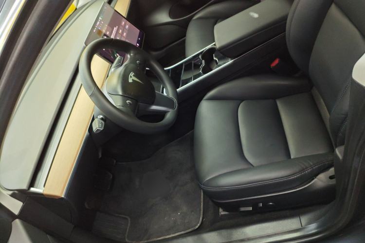 Used Tesla Model 3 2019 Long-Range Rear-Wheel-Drive Version Left Front Seat