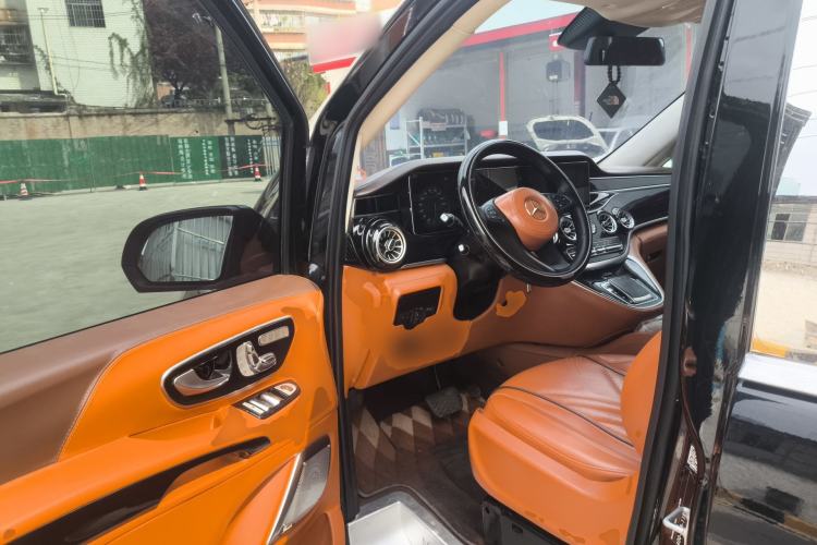 Used Mercedes-Benz Vito 2023 2.0T Elite Version 7 Seats
