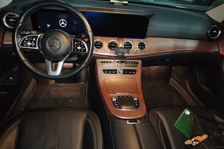 Used Mercedes-Benz E-Class 2020 E 300 L Luxury Model Center Console