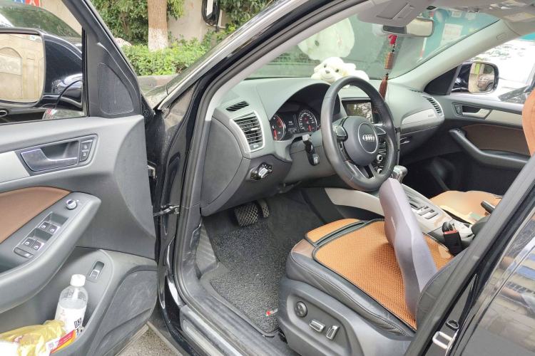 Used Audi Q5 2017 Plus 40 TFSI Ambition Model
