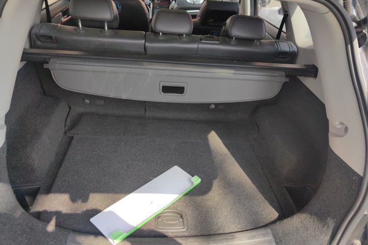 Used Roewe RX5 2016 20T Two-Wheel Drive Automatic Internet Smart Edition Trunk