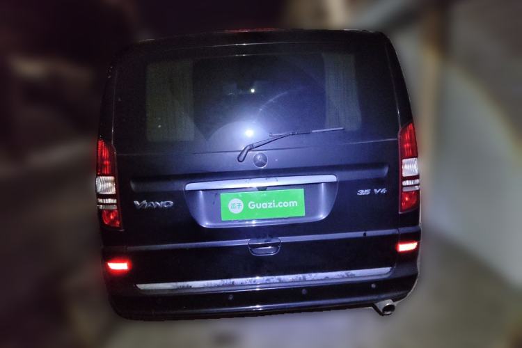 Used Mercedes-Benz Viano 2014 3.5L Premier Edition