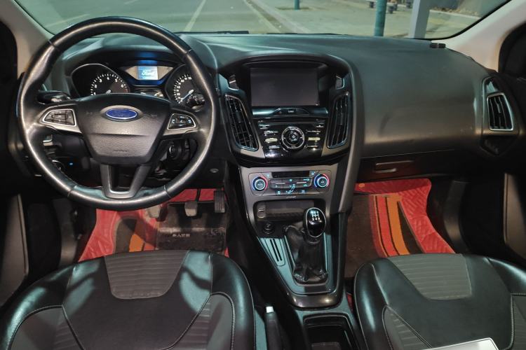Used Ford Focus 2015 Hatchback EcoBoost 125 Manual – Ultra-Style Edition