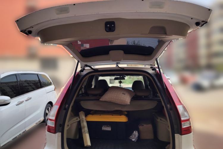 Used Honda CR-V 2010 2.4L automatic four-wheel drive luxury version Trunk